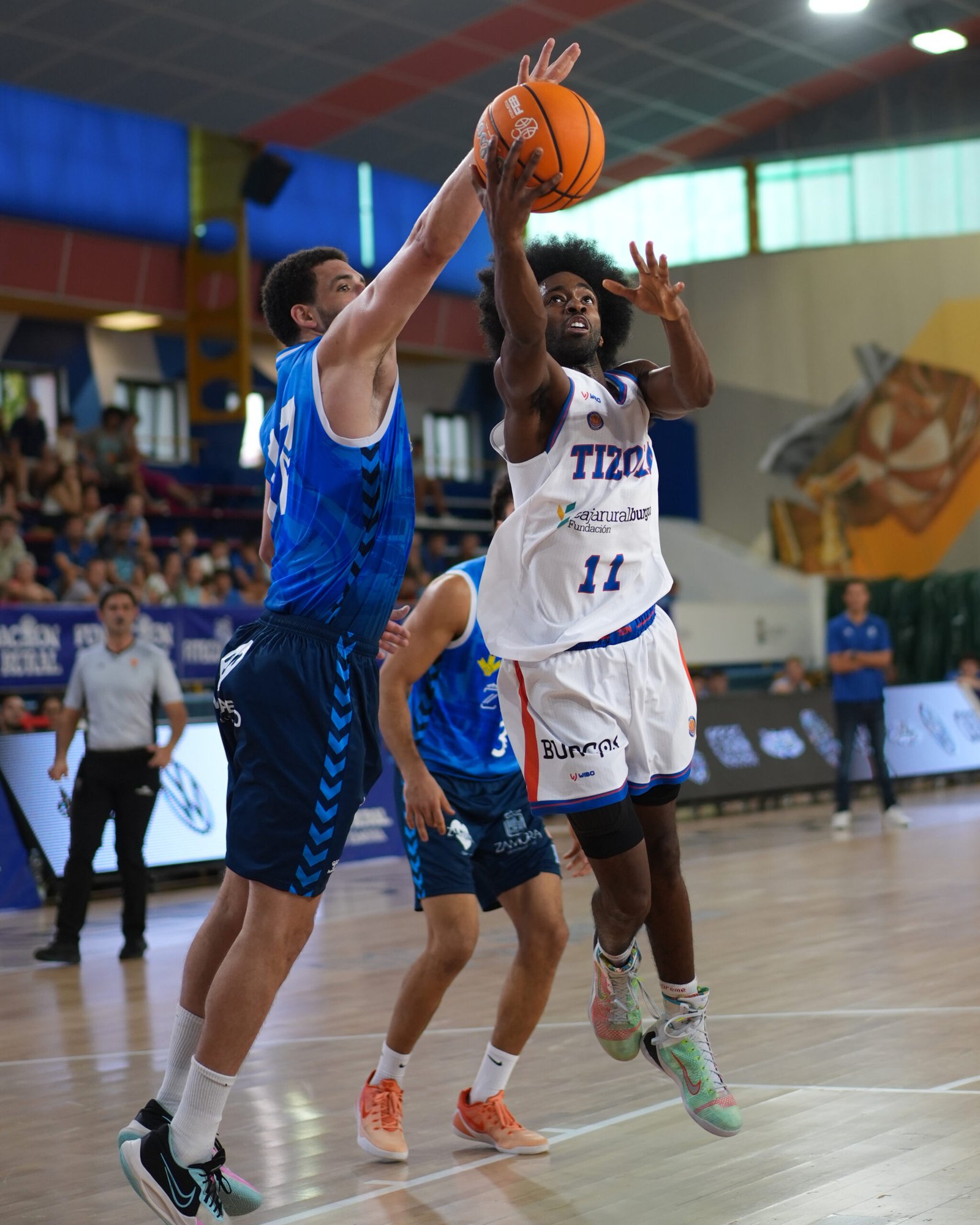 Bryce Báez durante un entrenamiento del Caja Rural CB Zamora