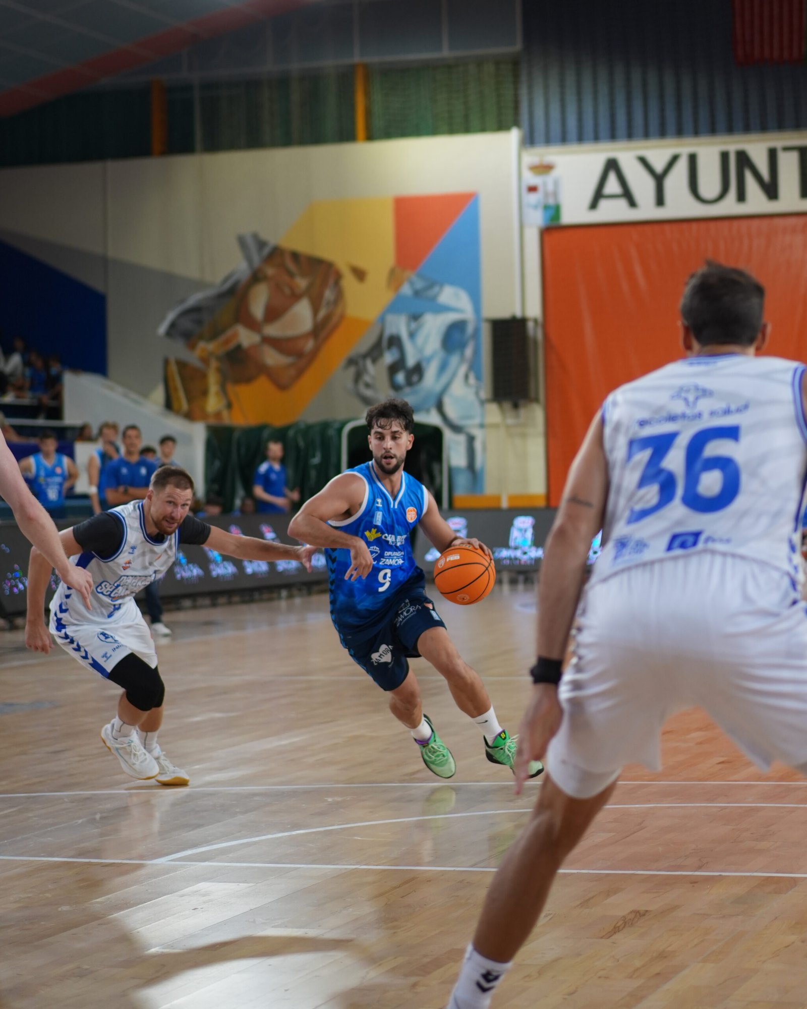 Iker Montero con la camiseta del Caja Rural CB Zamora