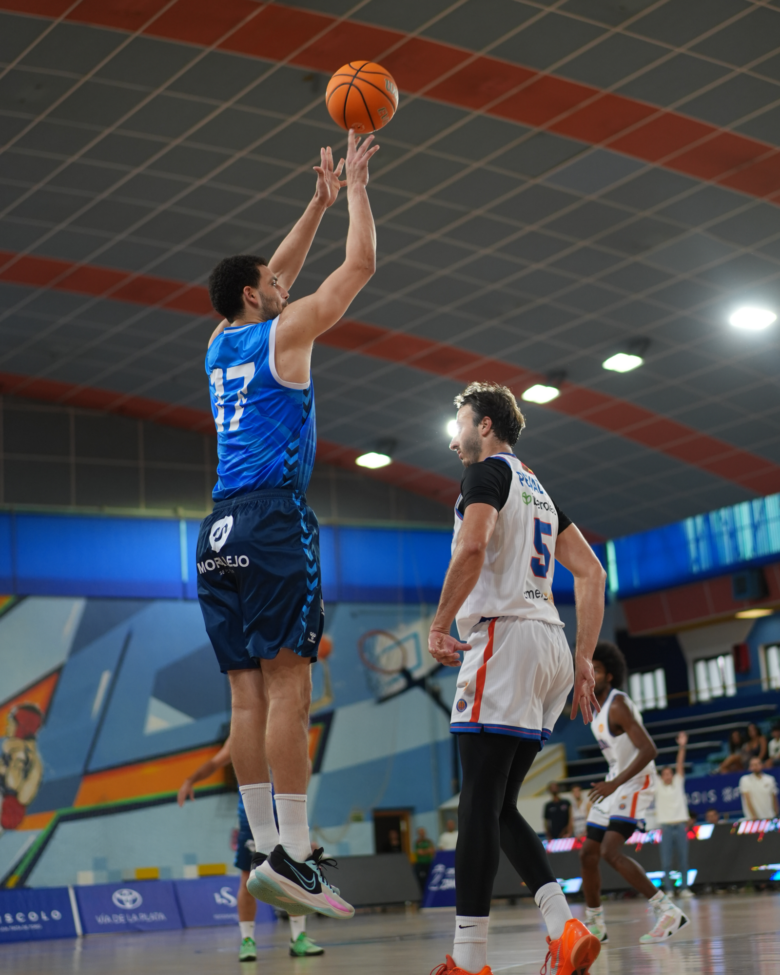 Bryce Báez con la camiseta del Caja Rural CB Zamora