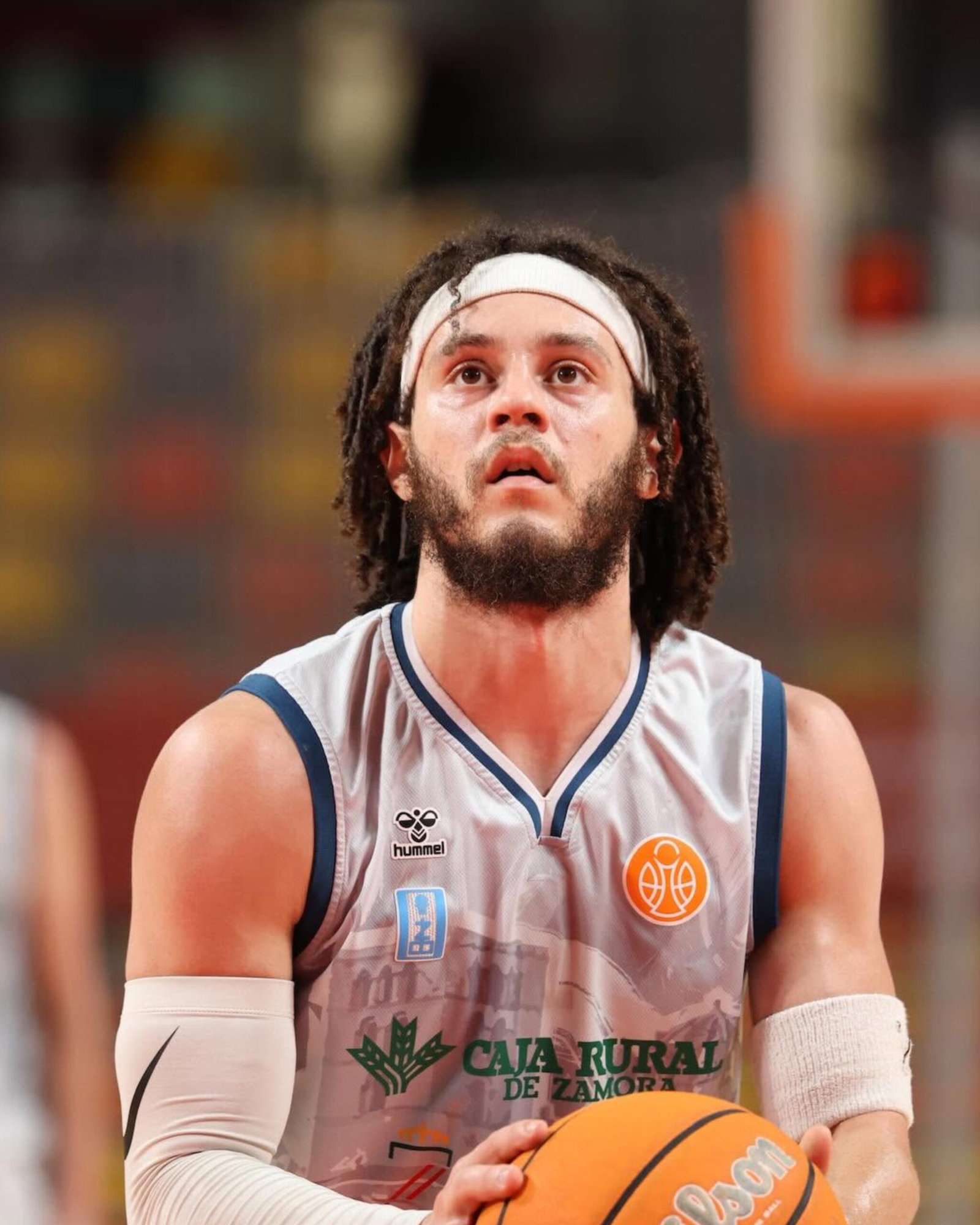 Ty Roberts con la camiseta del Caja Rural CB Zamora